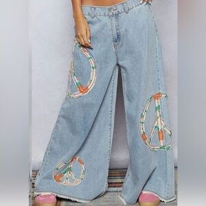 NWT POL Wide-Leg Denim Peace Jeans Light Blue Flare Jeans with Floral Patches